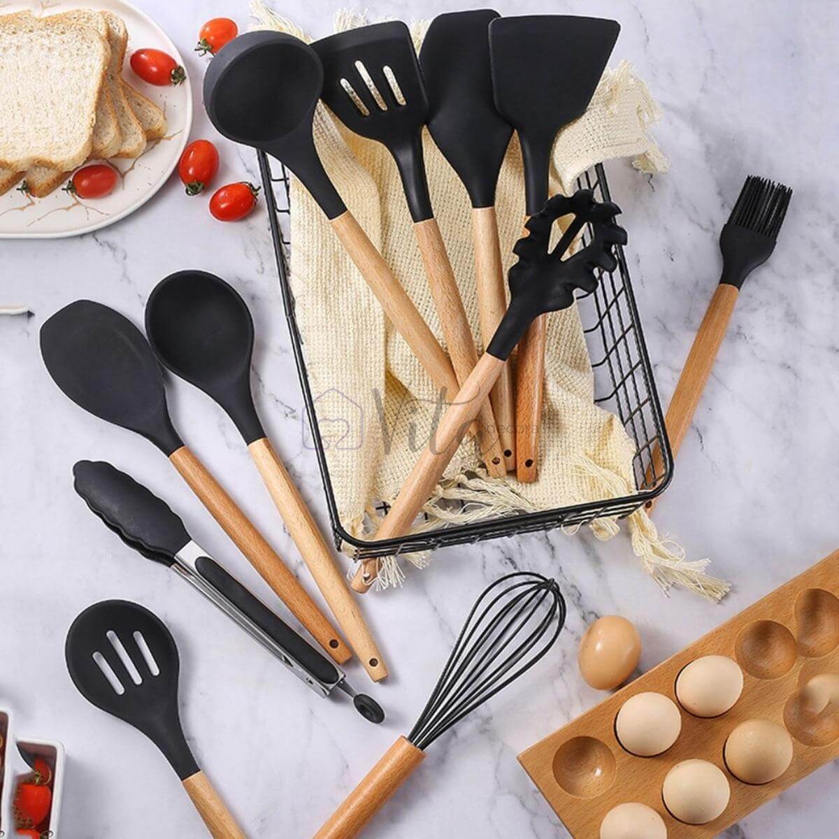 KitCozy - Kit 12 Utensílios Silicone com Cabo em Madeira